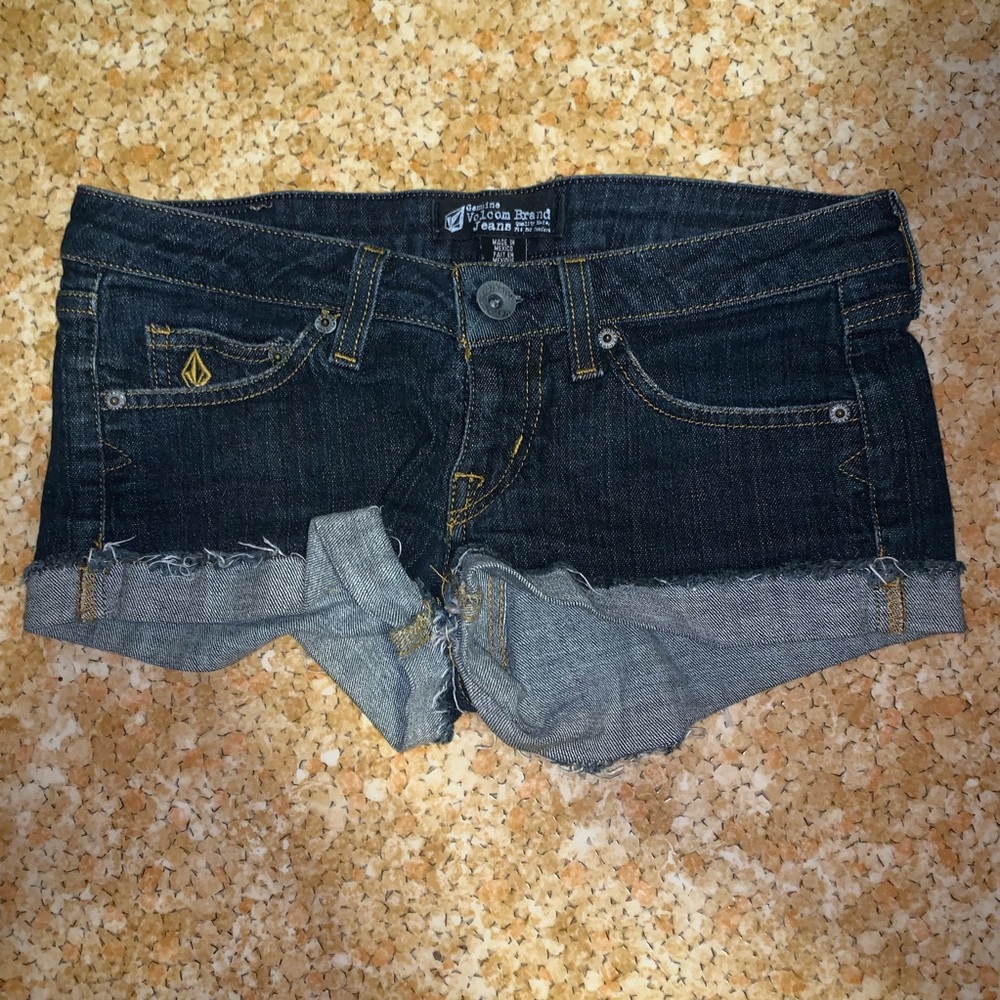 Volcom shorts